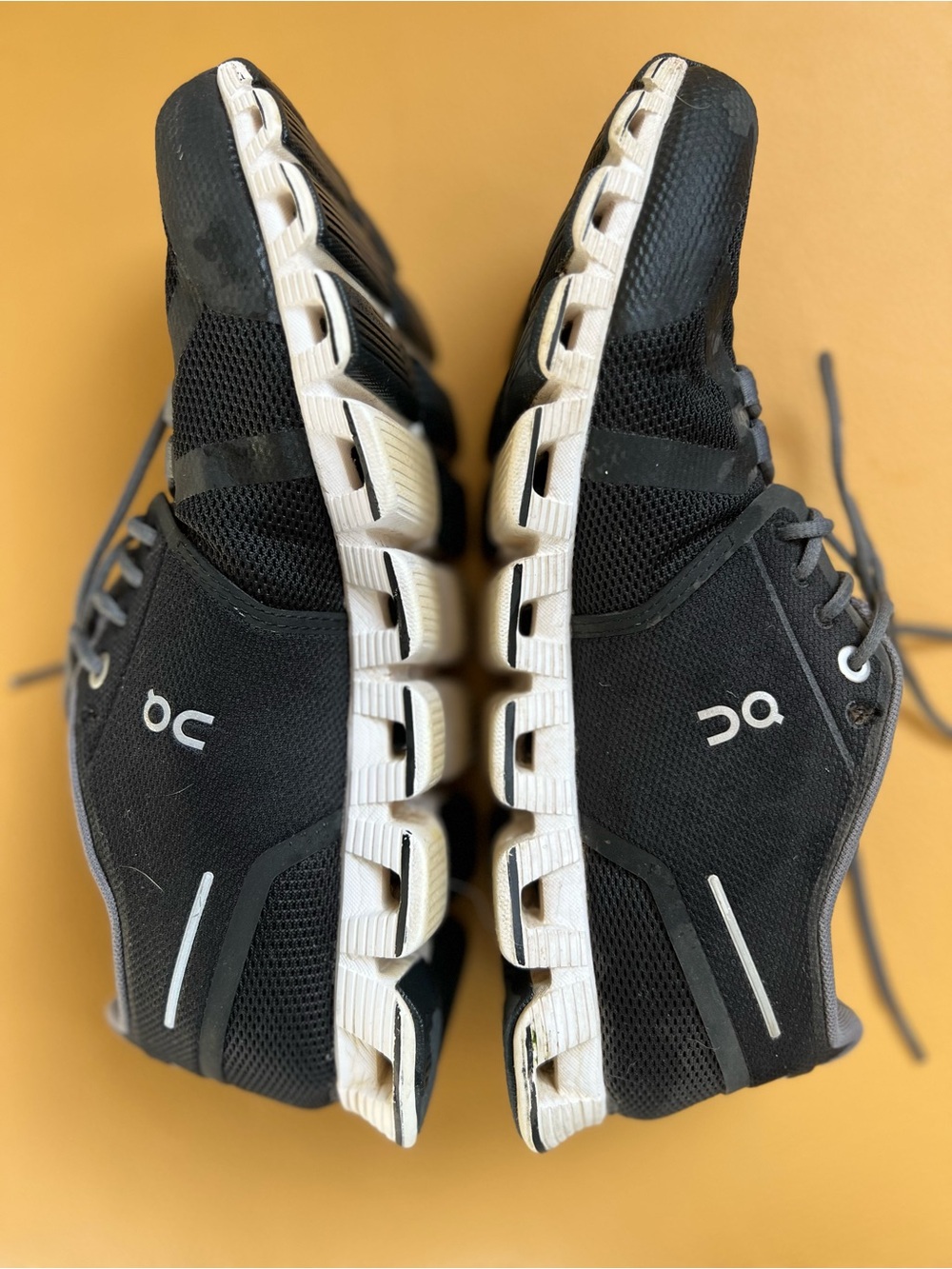 On Running Women's Cloud 6 in Black and Gray